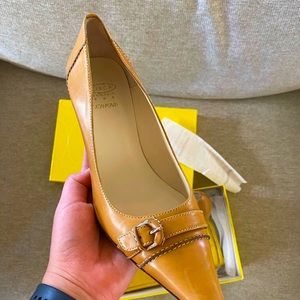 🤩BRAND NEW CIRCA JOAN & DAVID KITTEN HEELS🤩